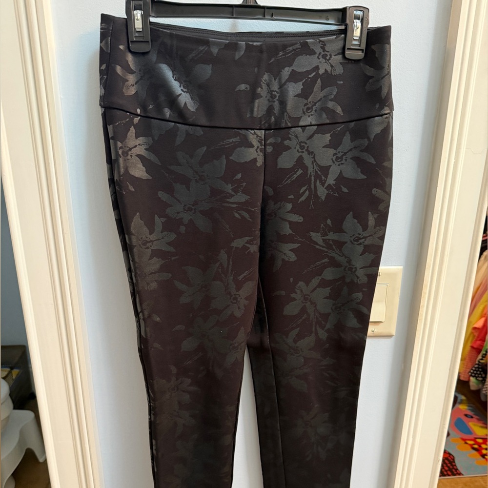 Soft Surroundings Black Floral Skinny Pants